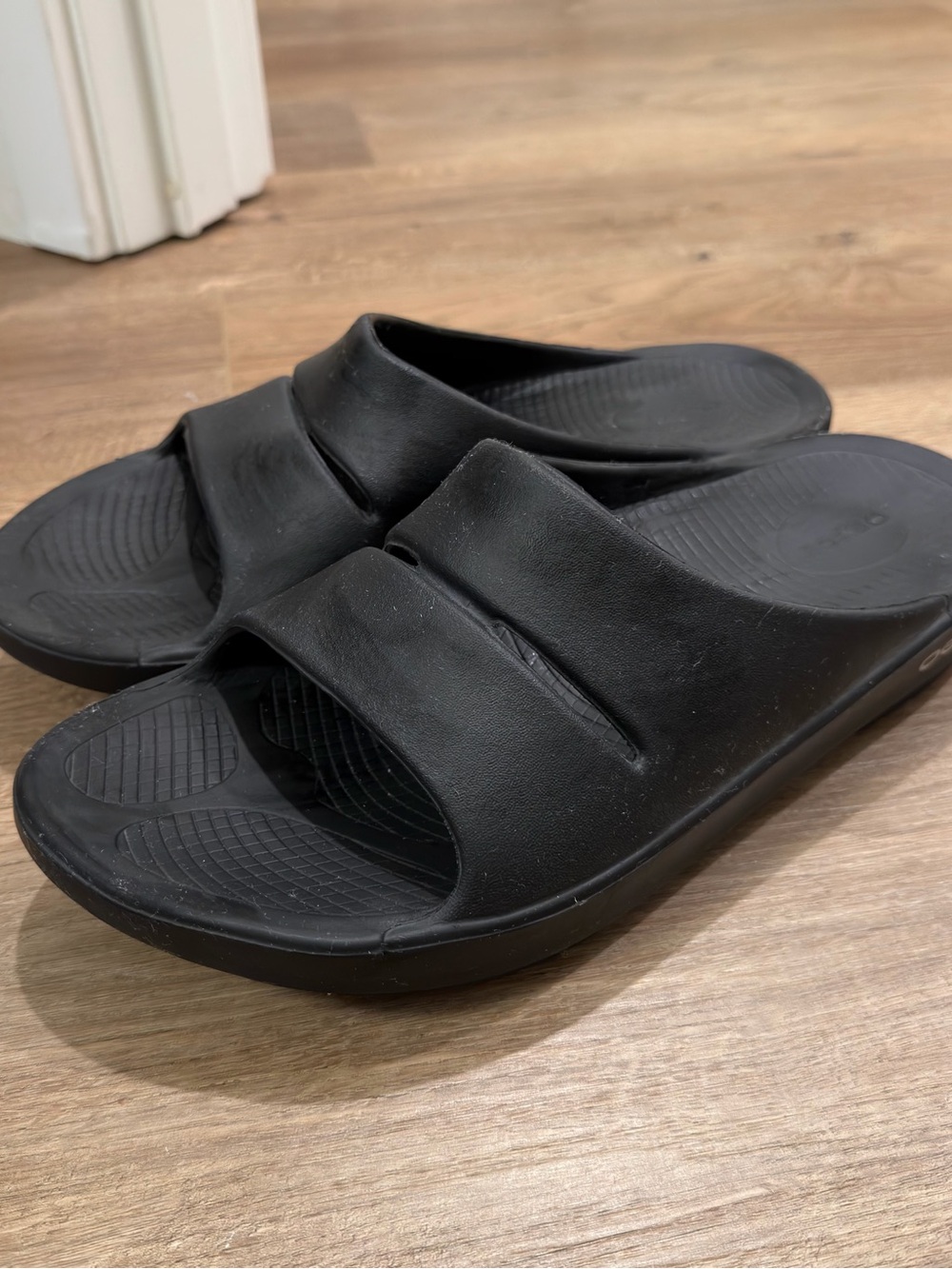 OOFOS Ooahh Slide Sandals Matte Black Cushioned Comfort Unisex Size 11 Men’s